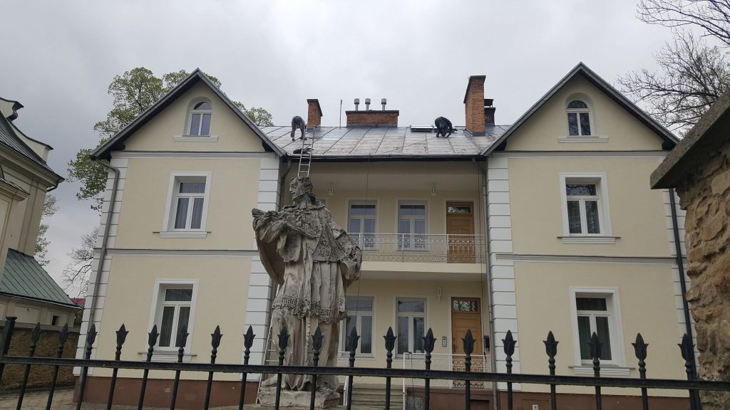 Konserwacja dachu i okuć blacharskich plebanii