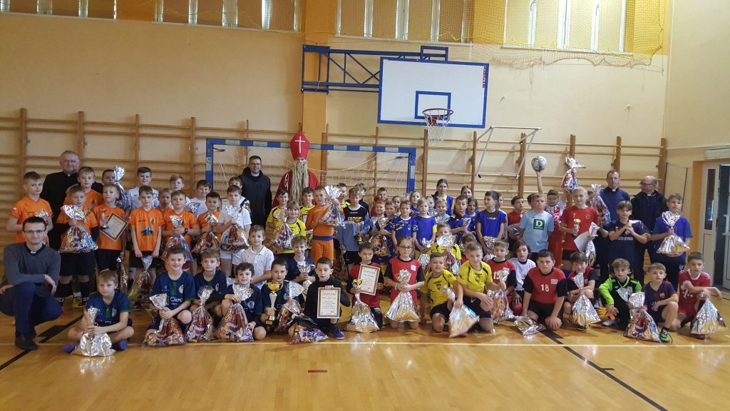 07.XII.2024 – XVI Halowy Turniej o Puchar św. Mikołaja  w piłce nożnej dla chłopców do lat 10-ciu