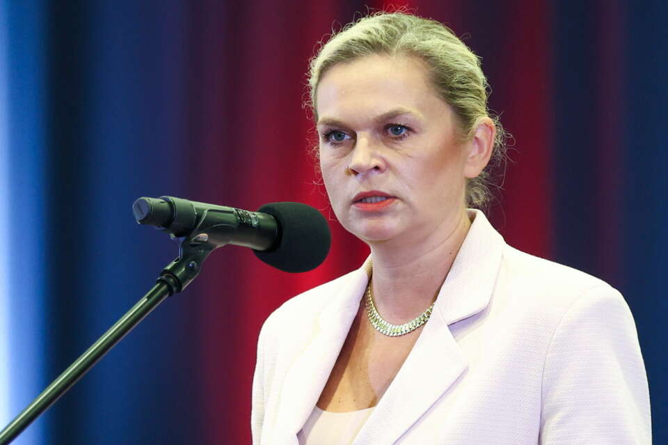 Wato przeczytać. Ideologiczna demolka! Nowacka niszczy szkołę z zapałem komunistycznej aktywistki. Właśnie taką metodą Rosja podbijała świat