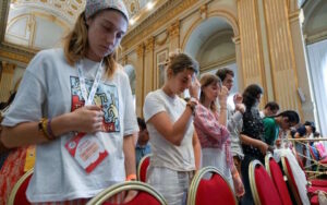 „Najstarsza córa Kościoła” wraca do korzeni? We Francji trwa prawdziwy bum chrztów. Tak wielkiego się nie spodziewano!